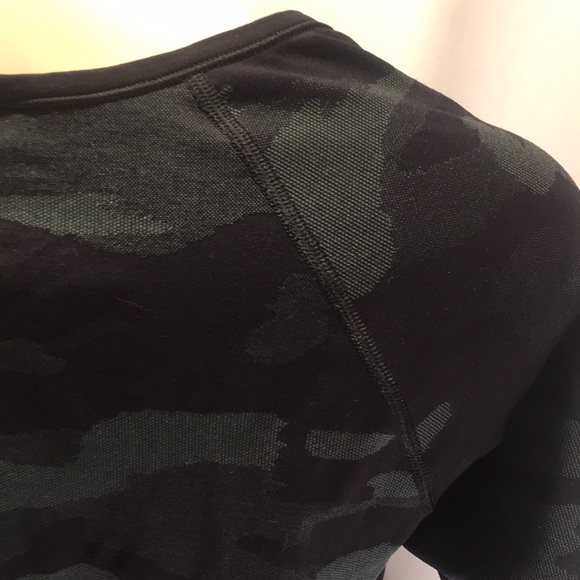 Athleta Camo Women's Size Large Long Sleeve Top - Picture 4 of 10